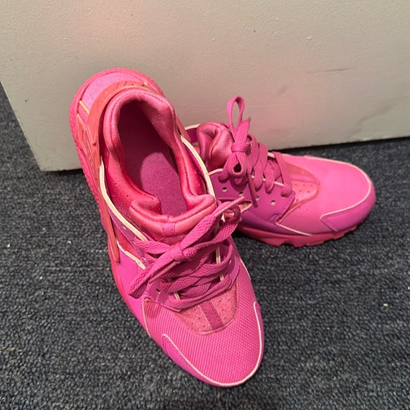 Nike Other - HotPink Nike huarache